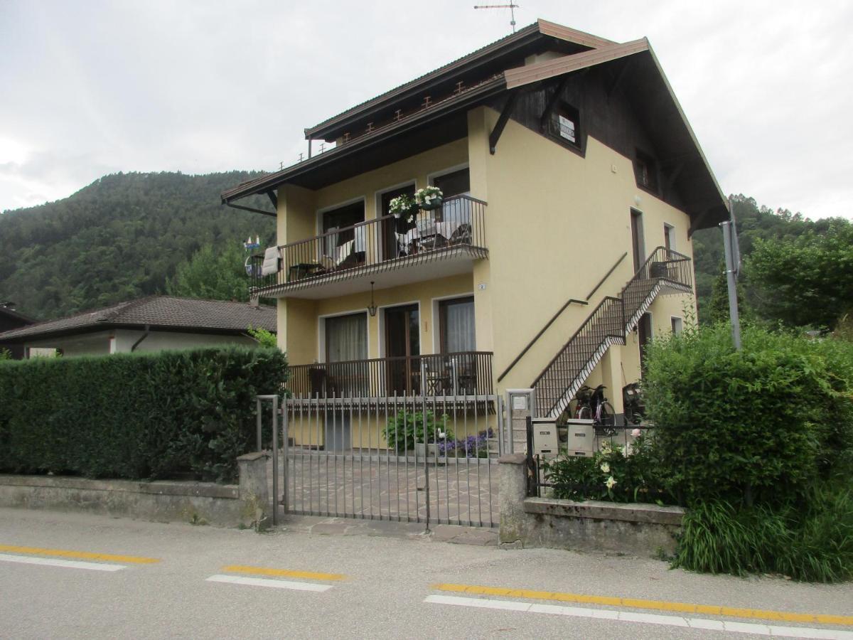 La Perla Del Lago Apartment Calceranica al Lago Bagian luar foto